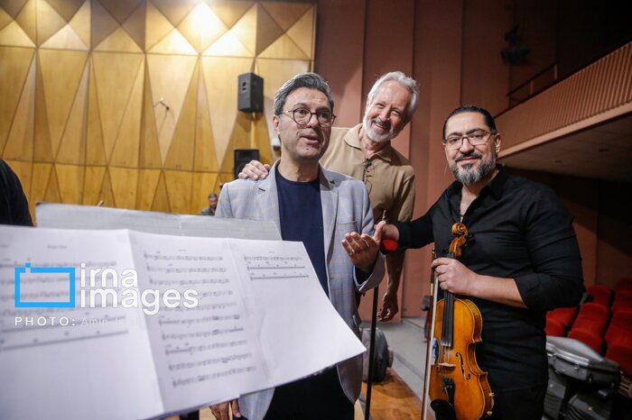 پاسداشت بزرگان موسیقی/ ارکستر ملی با خوانندگان جوان همکاری میکند+ فیلم