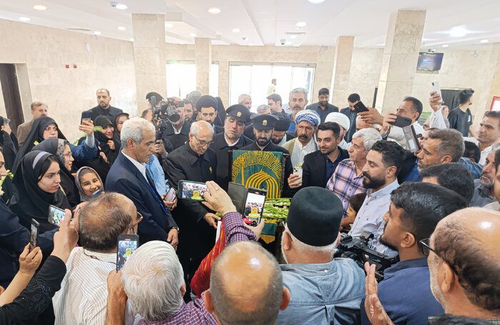 جمعی از خدام رضوی در بدو ورود با نماینده ولی‌فقیه در خوزستان دیدار کردند