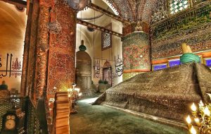 هم‌نوایی غزلیات مولانا با مقبره مولوی در قونیه