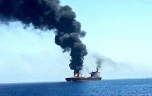 وقوع حادثه آتش سوزی برای یک کشتی در اقیانوس هند وقوع حادثه آتش سوزی برای یک کشتی در اقیانوس هند