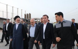 استاندار خوزستان: پیوند بین واحدهای صنعتی استان را تقویت می‌کنیم