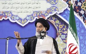 امام جمعه اهواز: انرژی هسته‌ای صلح‌آمیز، افتخار، هویت و غرور ملی ایران است
