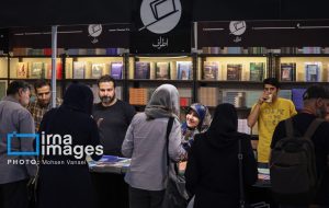 بی‌اطلاعی مراجعان از بن‌های خرید کتاب و ارجحیت خرید حضوری از نمایشگاه+ فیلم