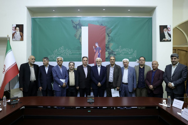 عارف: کارگروهی برای ارتقاء جایگاه کتاب در نظام توسعه کشور راه‌اندازی می‌شود