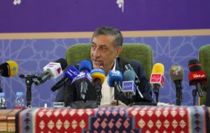 معاون رییس جمهور: بیش از ۶۲ هزار کرمانشاهی کارت کولبری دریافت می‌کنند